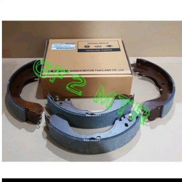 kampas rem belakang brake shoe Nissan Livina