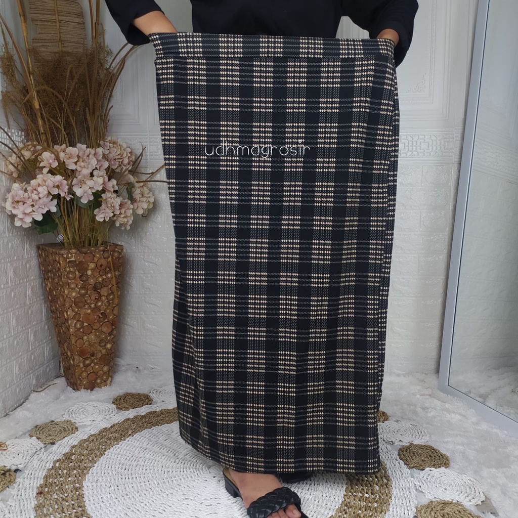 Jumbo Rok Motif Kotak / Span Tartan premium Super Jumbo