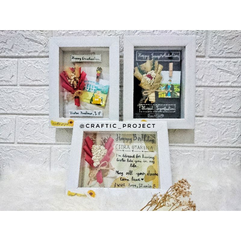 FLOWER IN FRAME KADO WISUDA UNIK CEWEK COWOK KADO ULANG TAHUN
