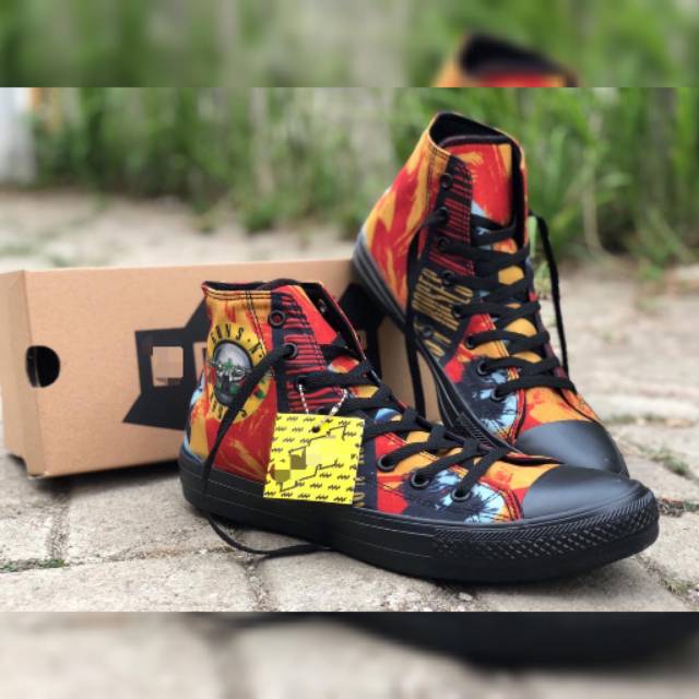 Sepatu Sneakers GnR Use Your Illusion 1
