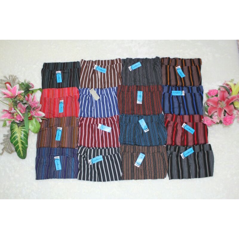 Celana Kulot Pendek Wanita Motif Salur Waffle Crepe (BB 40-65 kg - Standar)