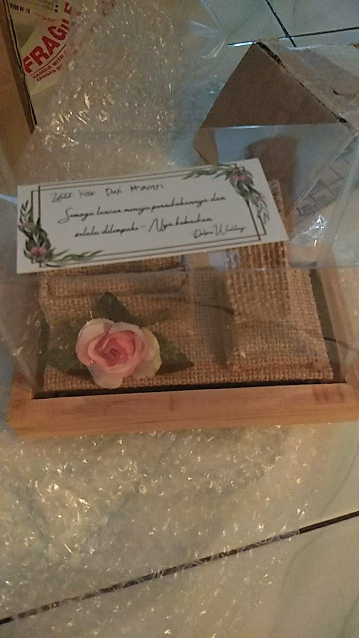 Kayu Cincin Gelang Tutup Mika Untuk Seserahan Pernikahan