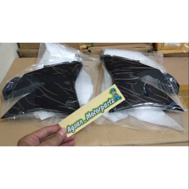 Cover tangki pendek sayap bawah tangki KLX 150 Dtracker new hitam original Kawasaki