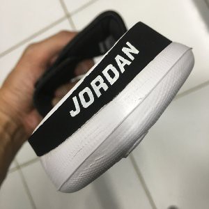 sandal selop sandal basket air jordan hydro 5 black white Berkualitas