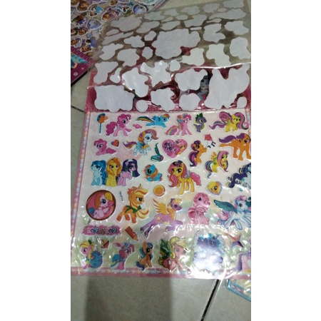 stiker anak frosen dan hello kitty