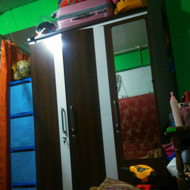 Lemari Pakaian 3 Pintu Minimalis Kayu + Cermin Hitam