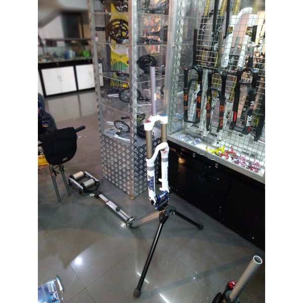 READY adaptor fork up Hurricane Components untuk TA 20 FOX RockShox Answer Manitou Marzocchi Suntour