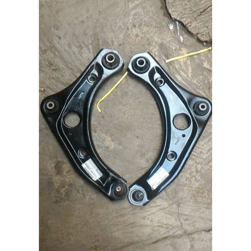 lower arm Datsun ori