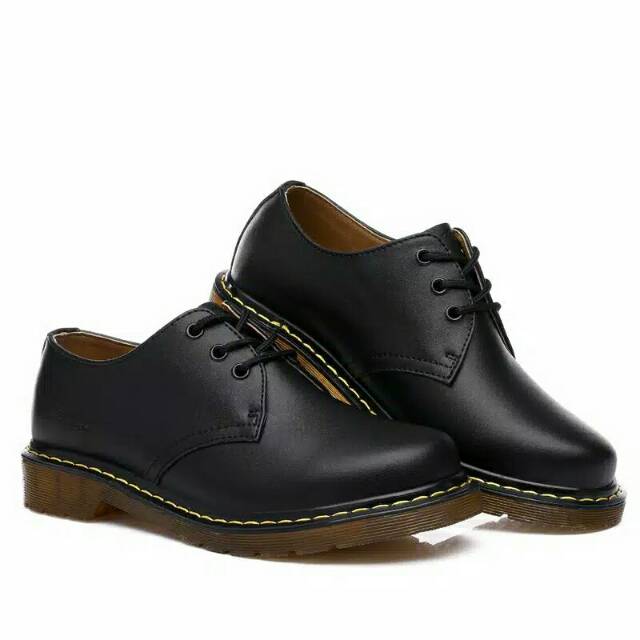 Sepatu boots Dr. Martens Docmart low boots murah maroon black brown casual pria formal Ori murah