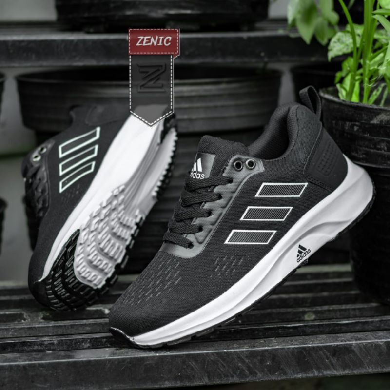 Sneakers Adidas Pria