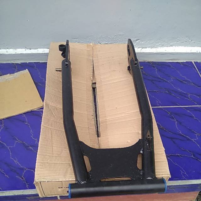 Swing arm custom scorpio