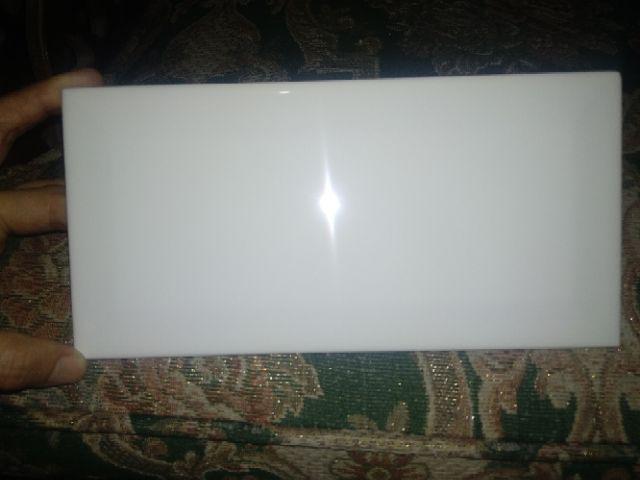 Mulia Signature Subway Keramik Dinding 7.5 X 15 Bevel