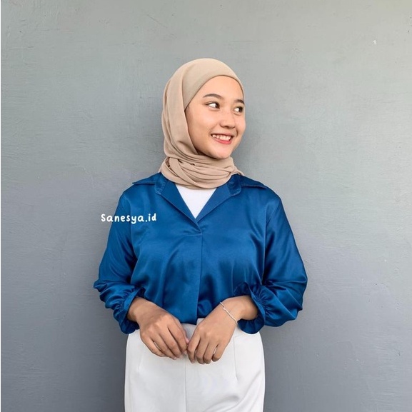 Gea Satin Blouse - Atasan Wanita Kantor Casual Lengan Panjang - Blouse Polos Wanita - V Neck Blouse - Blus Kerah Kerja - Kemeja Kerah V Neck - Blus Satin