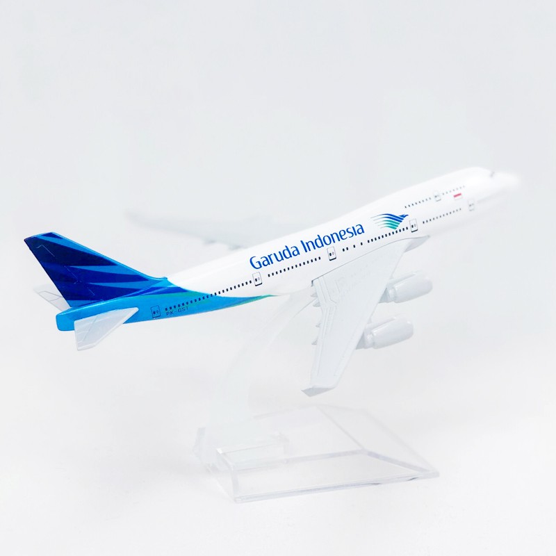 Garuda Indonesia B747 Miniatur Diecast Pesawat Terbang Boeing 747 Bahan Alloy Ukuran 16CM