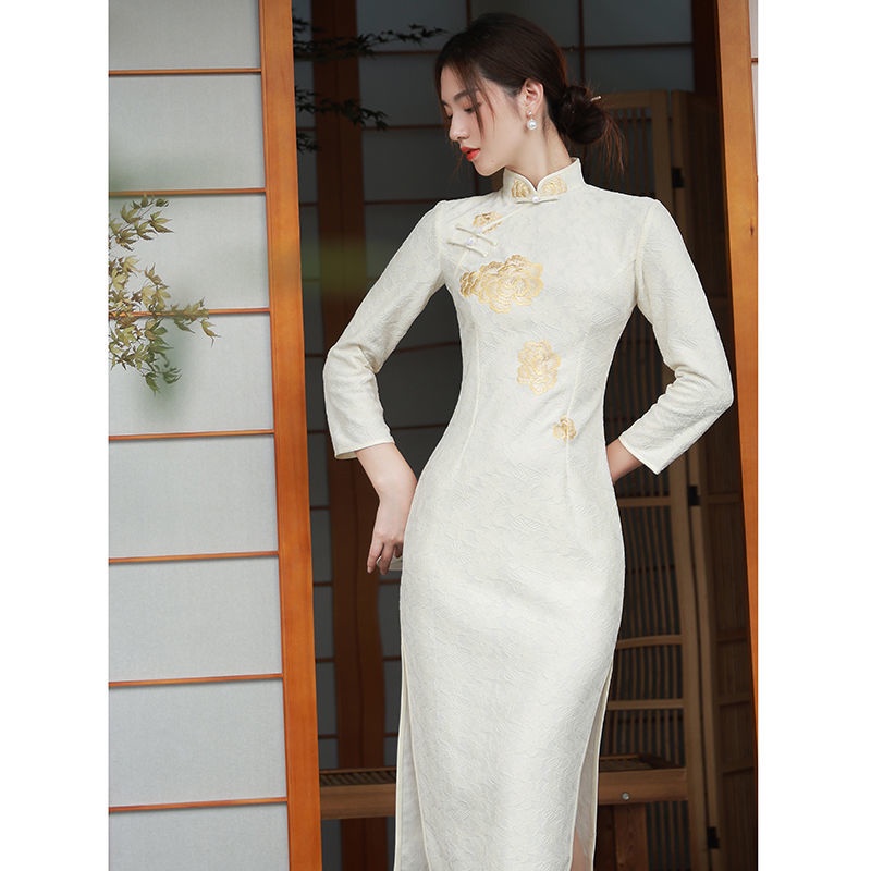 Improved cheongsam spring and summer 2022 new Beige embroidery small young lace retro everyday wear