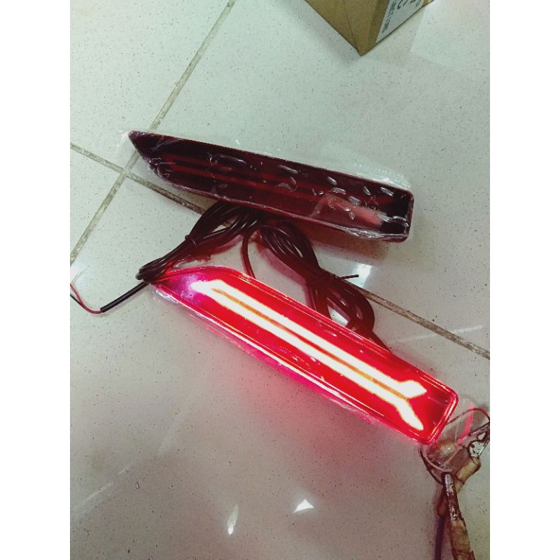 Lampu LED reflektor bemper belakang mobil Mobilio / BRV