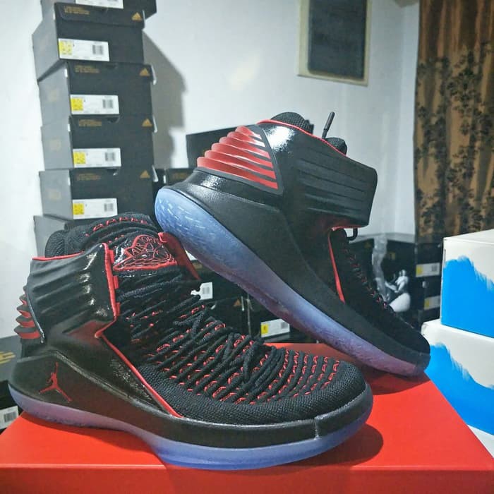 Dijual  Sepatu Basket Nike Air Jordan 32 High Banned Black   AJ 32 High Banned