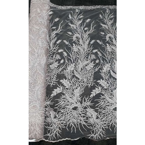 kain tile embroidery Zuhair murad