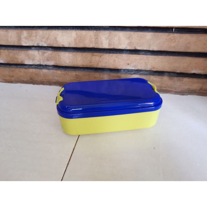 Box Plastik Box Tempat makan warna biru kuning