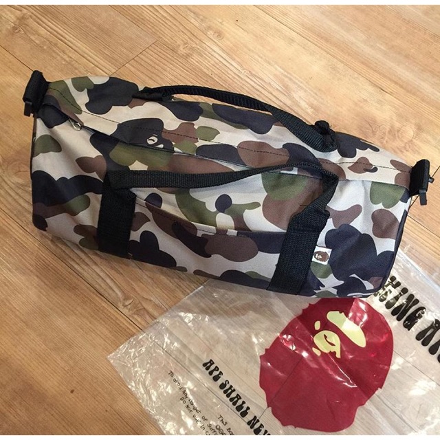 Tas travelling Bape Duffle Bag e-Mook Magazine