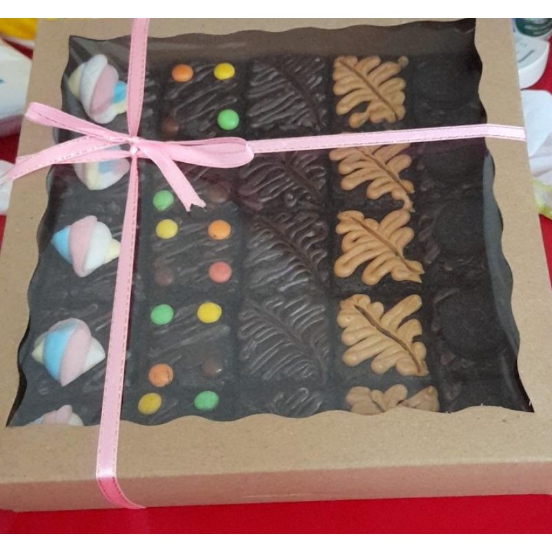 

hampers brownies cake