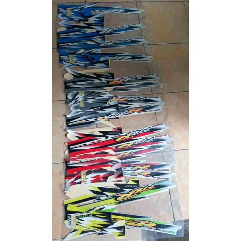 striping Yamaha F1ZR milenium