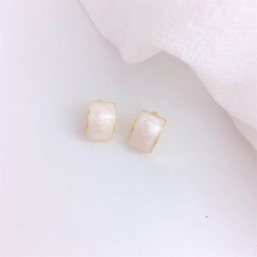 Anting Klip Tanpa Tindik Bahan Resin Lapis Emas Putih Untuk Wanita