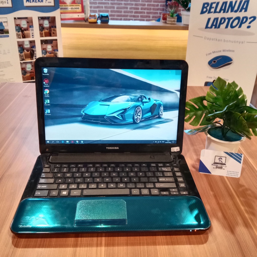 Toshiba Satelite Intel Core i5 Ram 4 GB SSD 256 GB HD Second Bekas