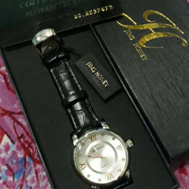 Jam tangan JH