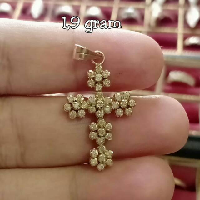 Berlian medan Liontin salib ronyot