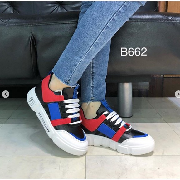 Sepatu Sneakers B662