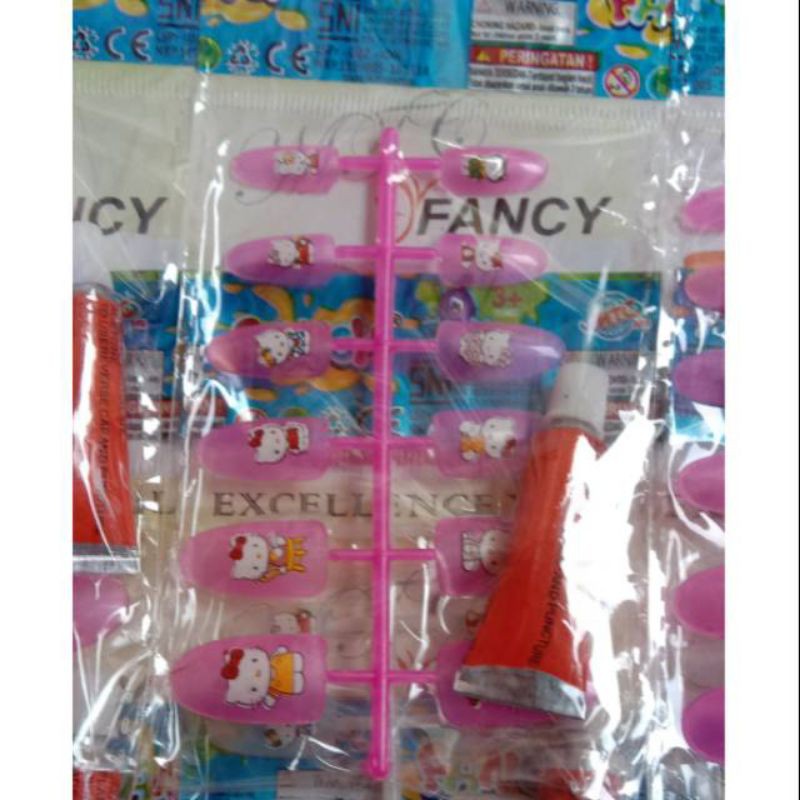 Kuku Palsu, Kuku Mainan