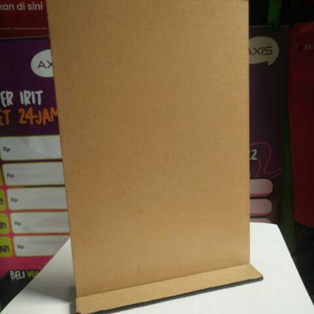 

Papan brosur