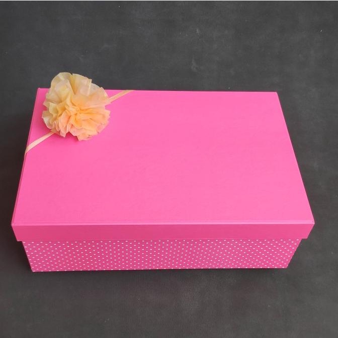 

[COD] Gift box Kotak Kado Persegi Polkadot L (30x20x10 cm) [COD]