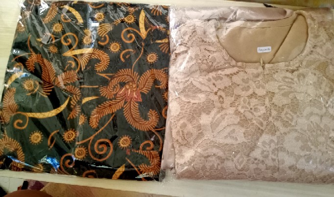 Maura Couple - Sania Ruffle Batik Couple Ori Ndoro Jowi Dnt Garansi Termurah Shopee - Sarwendah