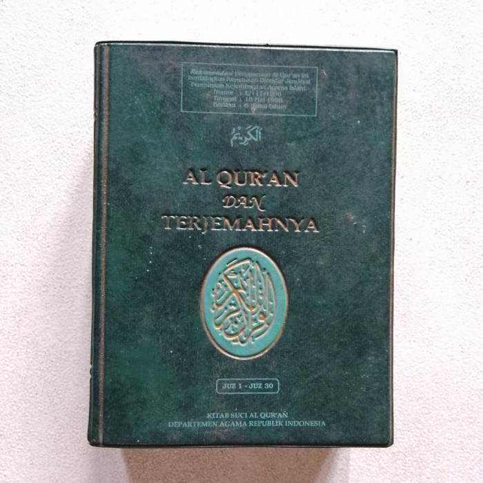 Buku AL QUR'AN DAN TERJEMAHNYA Juz 1 - Juz 30