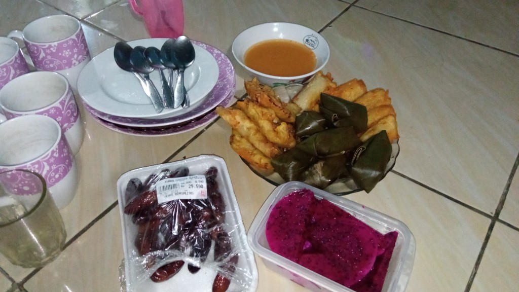 Kotak Makan Victory Food Box 500ml Clear 2 Set Lebih Hemat - Red