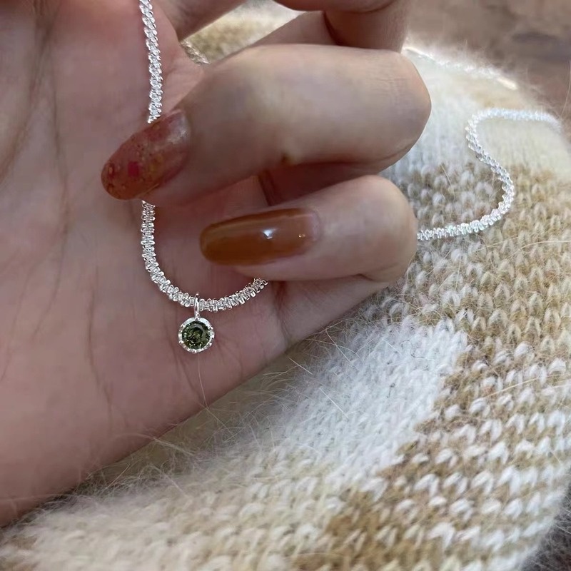 Roselife Kalung Rantai Sterling Silver 925 Dengan Liontin Batu Emerald Vintage Klasik Untuk Wanita