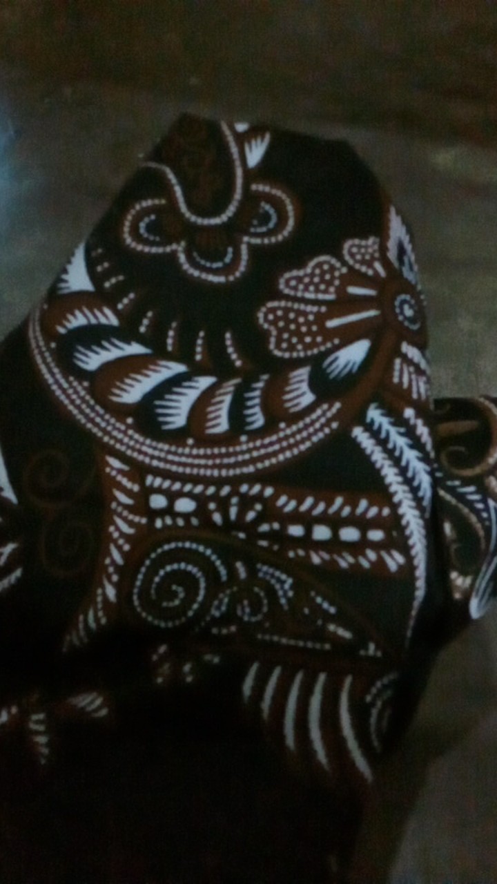 Batik Lengan Pendek Motif Wayang Dan Elung