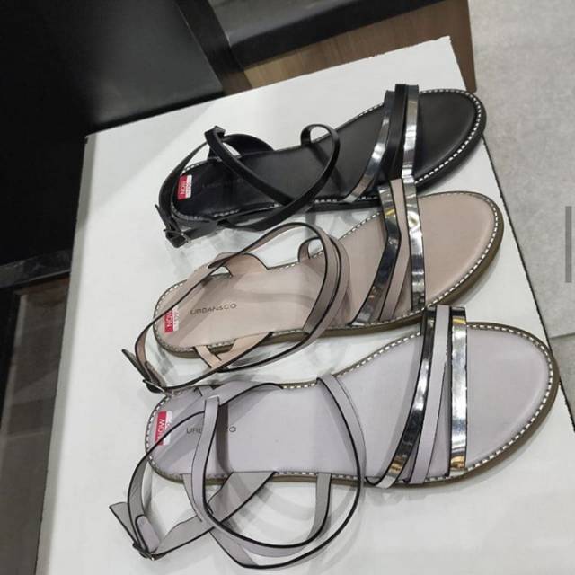 SANDAL FLAT TALI BRANDED URBAN & CO