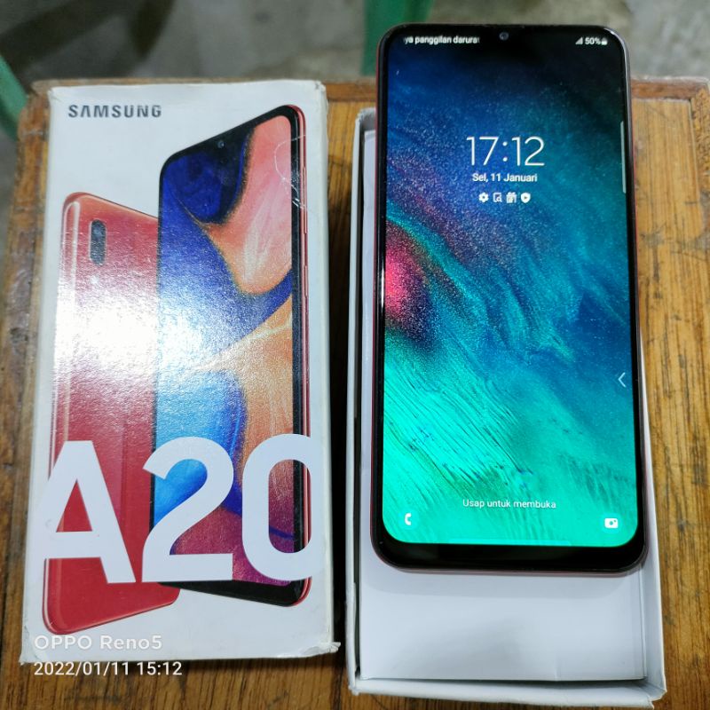 READY HP SECOND SAMSUNG A20 RAM 3/32GB ORI SEMUA TIDAK PERNAH SERVIS, LECET PEMAKAIAN