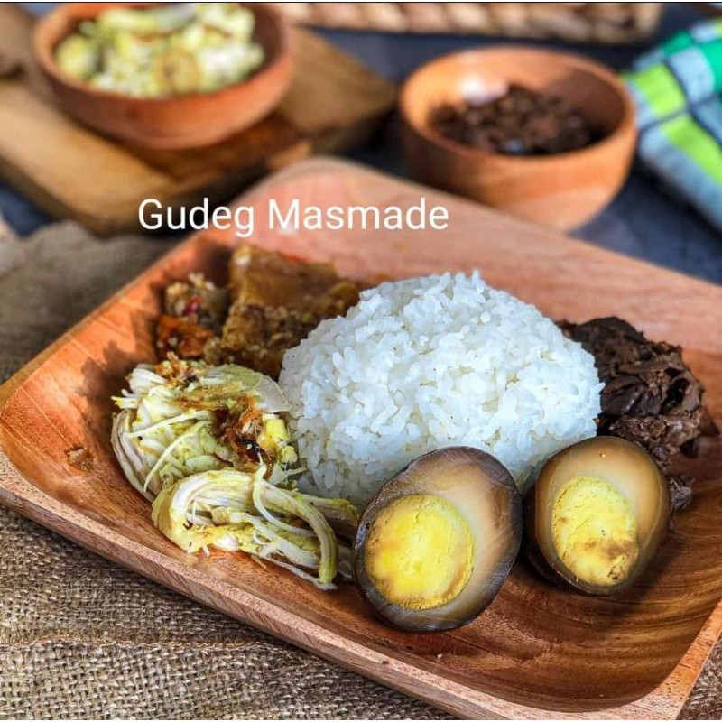 

Gudeg Ayam Suwir Masmade