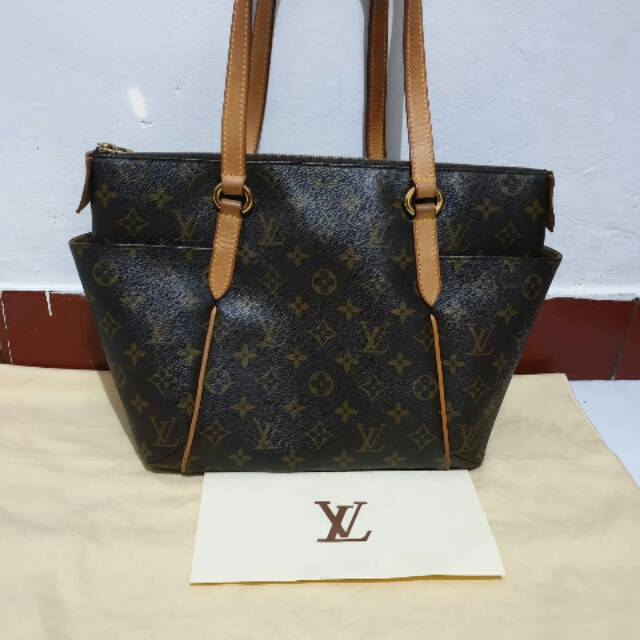 Preloved LV totally  PM Mono 2009