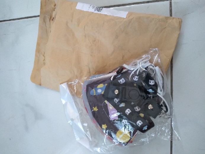 Masker Bordir Dua Lapis Ada Tempat Tisu (22x13cm)