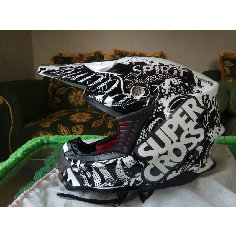Helm GM Super Cross (Bekas Seperti Baru)