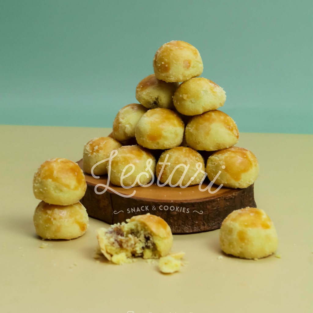 

KUE LEBARAN NASTAR ISI SELAI NANAS