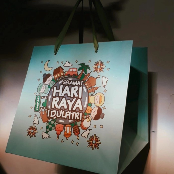 

BISA BAYAR DITEMPAT Paperbag Idul Idul Fitri edition - Keluarga TERLARIS