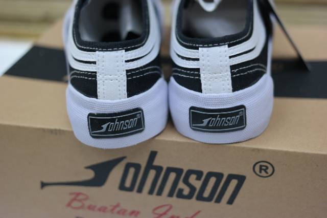 Sepatu JOHNSON GALAXY PRO low cut