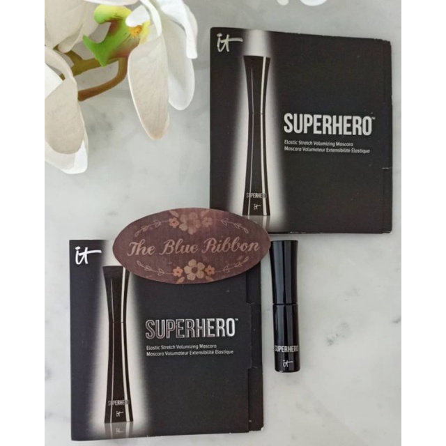 IT COSMETICS SUPERHERO ELASTIC STRETCH VOLUMIZING MASCARA