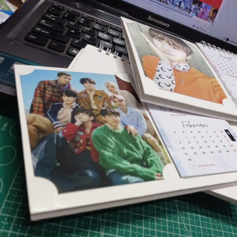 

Kalender meja custom KPop/foto sendiri, hiasan meja